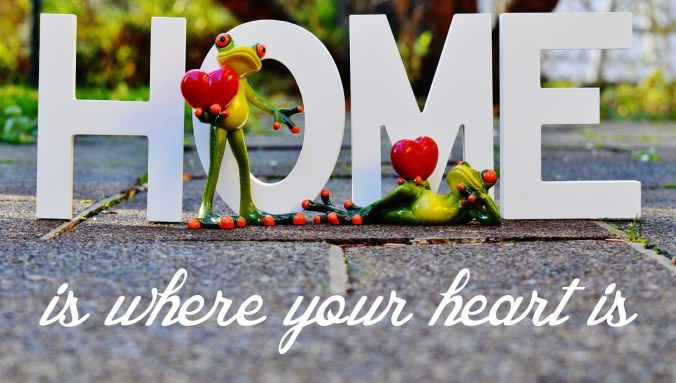 at-home-1099244_1920